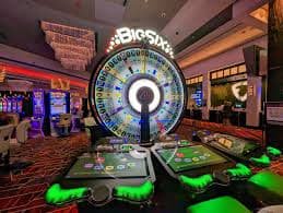 Người chơi mua vé Bingo trực tuyến tại ok8386 trên điện thoại